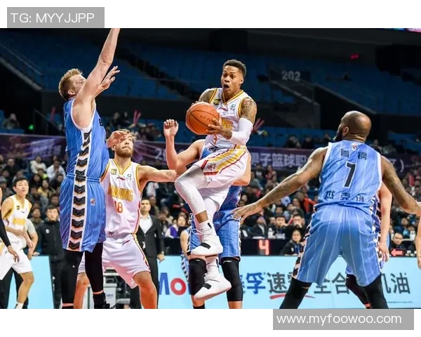 南京篮球队杯赛战术分析与表现评估全面解读