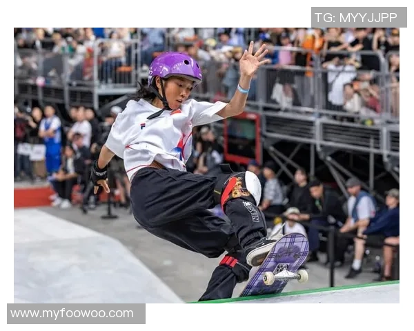 李静谈滑板人生:从初学者到职业选手的心路历程与成长故事 李静谈滑板人生:从初学者到职业选手的心路历程与成长故事