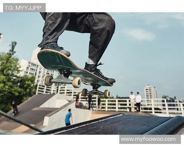 深圳滑板队在极限运动嘉年华中的精彩表现与力量展现分析 深圳滑板队在极限运动嘉年华中的精彩表现与力量展现分析