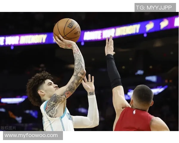 NBA黄蜂与老鹰精彩对决全程回放尽享比赛瞬间与精彩时刻分析 NBA黄蜂与老鹰精彩对决全程回放尽享比赛瞬间与精彩时刻分析